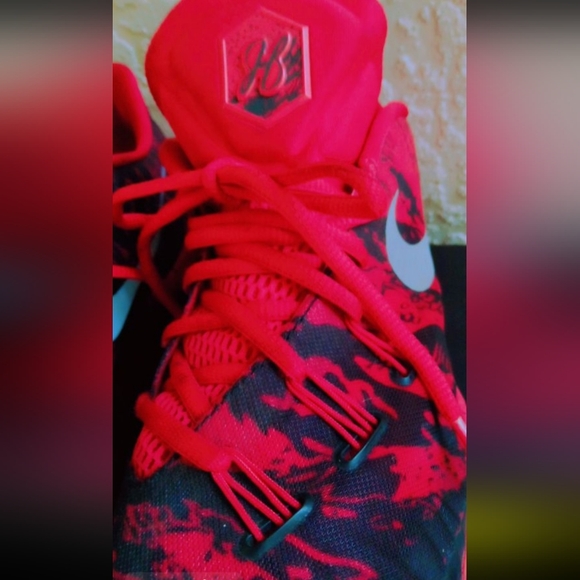 Nike - Picture 4 of 10